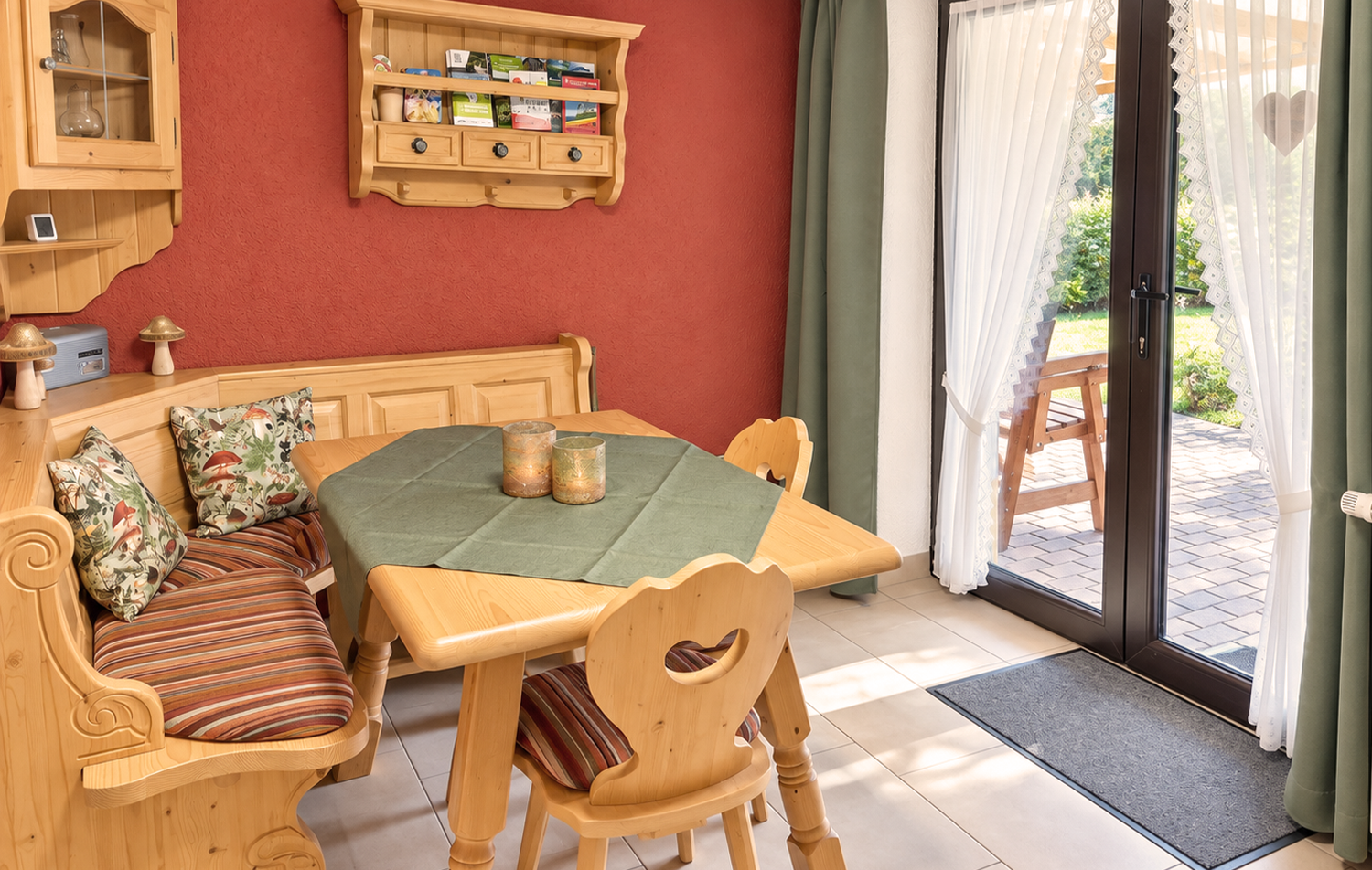 Essbereich Ferienwohnung Hoher Stein im Gruppenhaus Kanzlersgrund nähe Oberhof, Thüringen
