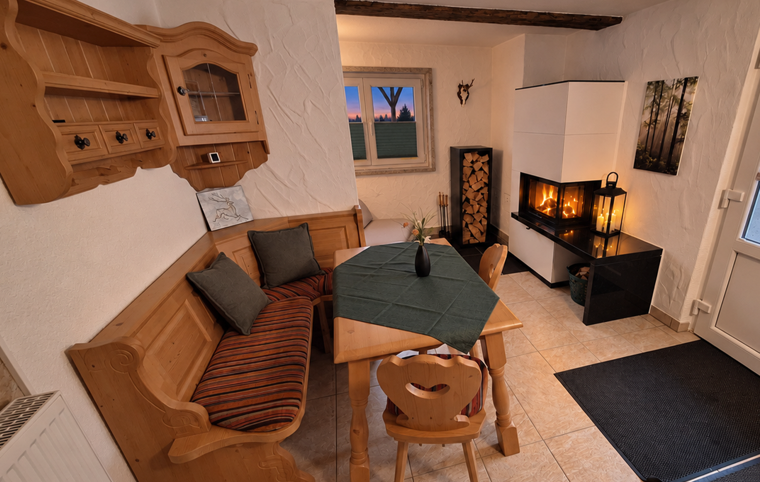 Essbereich Ferienwohnung Hoher Stein im Gruppenhaus Kanzlersgrund nähe Oberhof, Thüringen